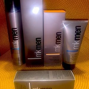 Mary Kay / MK MEN Brand New everything with Original Box For Dry Skins ♥️